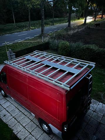 Dakrek voor ladders beschikbaar voor biedingen