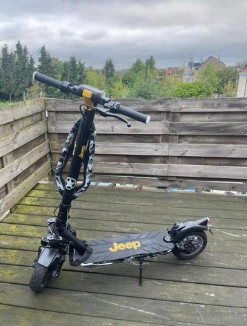 Trottinette électrique JEEP beschikbaar voor biedingen