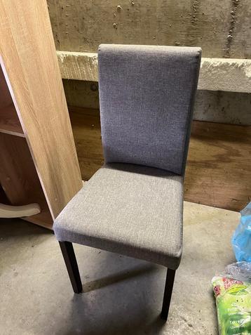 Eetstoelen 4x grijs stof beschikbaar voor biedingen