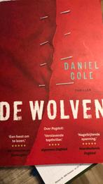 Daniel Cole - De wolven (Special Mediahuis), Boeken, Ophalen of Verzenden, Daniel Cole