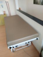 Electrische hoog-laag tafel, massagetafel., Ophalen, Zo goed als nieuw, Massagetafel