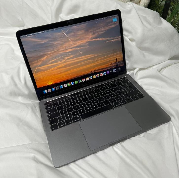 MacBook Pro 13-inch 2019 Twee Thunderbolt 3-poorten, Computers en Software, Apple Macbooks, Zo goed als nieuw, MacBook Pro, 13 inch