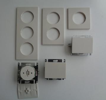 Niko PR80 schakelaars en afdekplaten beschikbaar voor biedingen