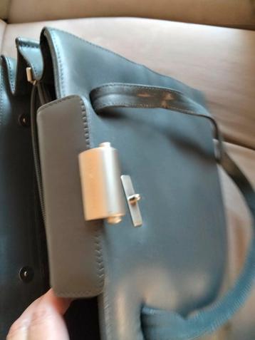 Mandarina Duck handtas beschikbaar voor biedingen