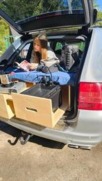 Camper met daktent, keuken en opslag, Caravans en Kamperen, Mobilhomes, Audio installatie, Tot en met 2, Bedrijf, 4 tot 5 meter