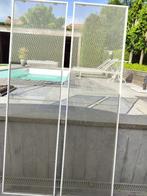 2 vliegenramen, Enlèvement