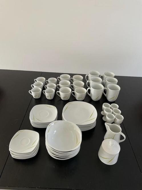 50-delig ontbijtservies van vanWell voor 6 personen, Huis en Inrichting, Keuken | Servies, Zo goed als nieuw, Compleet servies