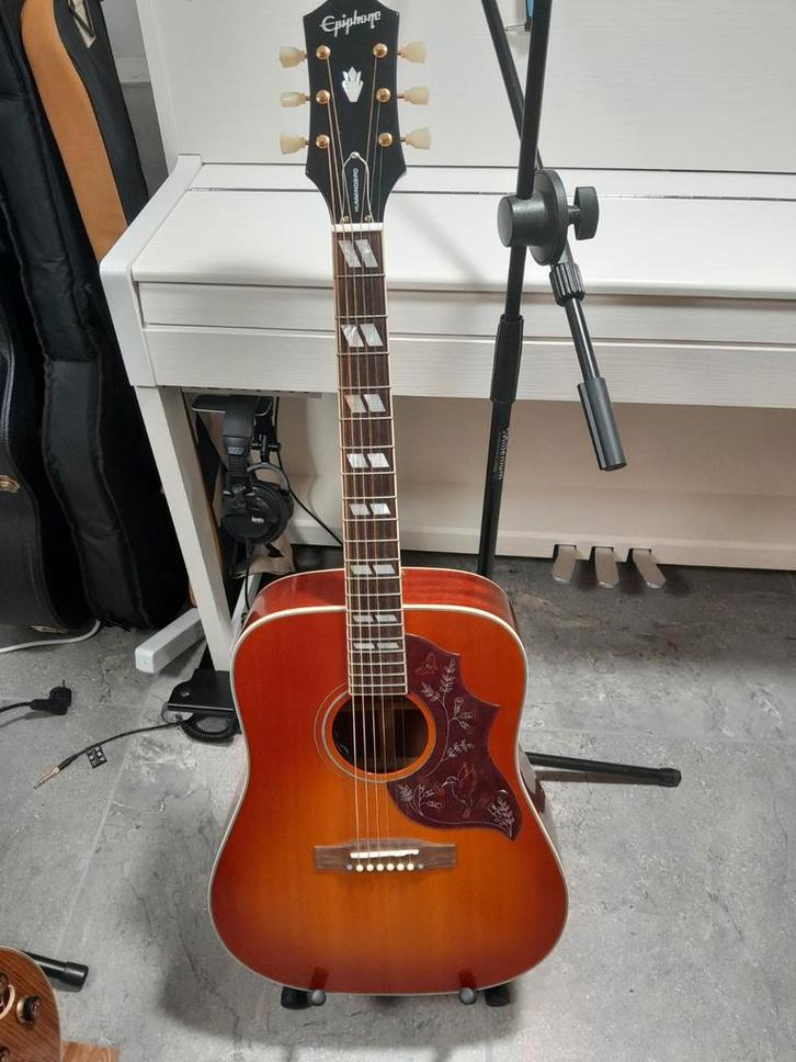 Epiphone Hummingbird Inspired by Gibson, Muziek en Instrumenten, Snaarinstrumenten | Gitaren | Akoestisch, Zo goed als nieuw, Western- of Steelstringgitaar
