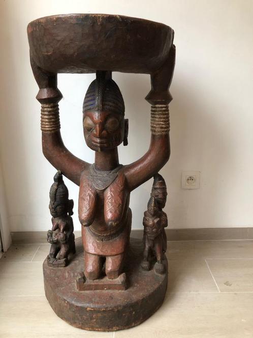 Monumentale porteuse de coupe YORUBA, Nigéria, Antiquités & Art, Art | Art non-occidental, Enlèvement