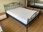 Gietijzeren bed in goede staat, inclusief matras 2 personen, Huis en Inrichting, Slaapkamer | Matrassen en Bedbodems, Ophalen