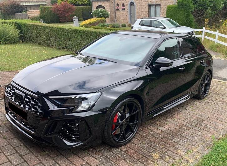 RS3 8Y – 2024 – Noir Full Black – Comme neuve, Auto's, Audi, Particulier, RS3, Achteruitrijcamera, Benzine, Euro 6, Stadsauto