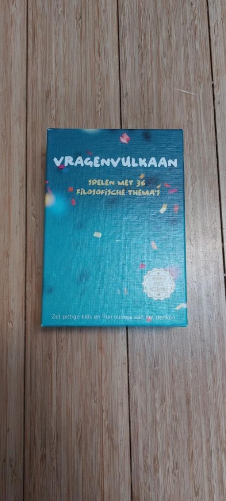 Vragenvulkaan, Hobby en Vrije tijd, Gezelschapsspellen | Overige, Zo goed als nieuw, Vijf spelers of meer, Ophalen of Verzenden