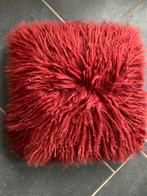 Petit coussin à poils rouge, Ophalen of Verzenden, Gebruikt, Rood, Vierkant