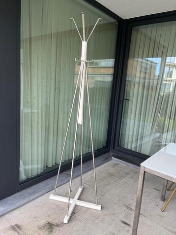 Design kapstok staand 190H beschikbaar voor biedingen