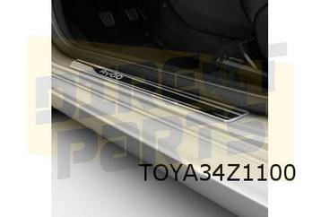 Toyota Aygo Instaplijsten (2x) tekst ''Aygo" design elegant, Envoi, Neuf, Toyota