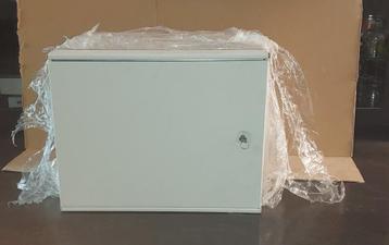 8 U server / data wandkast beschikbaar voor biedingen