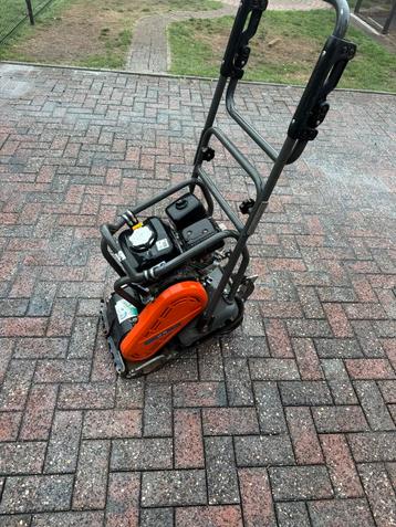 Husqavarna LF-75 trilplaat beschikbaar voor biedingen