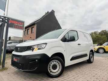 Peugeot Partner 2020 055000km 1.2benzine 110pk 3zit navi pdc beschikbaar voor biedingen