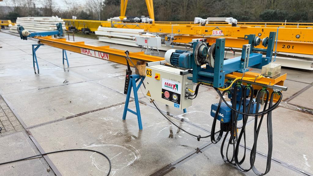 Onderhangkraan Demag 6.715 mm h.o.h. / 1 ton / 2000, Bricolage & Construction, Treuils et Palans, Utilisé, Électrique, Enlèvement