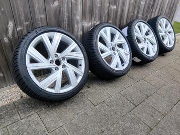 Originele VW Bergamo velgen met winterbanden beschikbaar voor biedingen