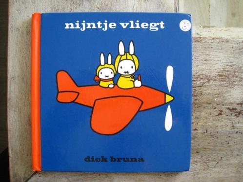 Boek nijntje vliegt - dick bruna - voorleesboekje, Boeken, Kinderboeken | Baby's en Peuters, Gelezen, 1 tot 2 jaar, Ophalen of Verzenden