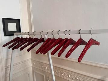13 cintres vintage, Enlèvement ou Envoi, Comme neuf, Plastique