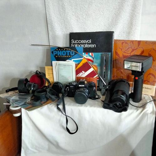 Ricoh fototoestel met lenzen en flits en varia, Verzamelen, Foto-apparatuur en Filmapparatuur, Fototoestel, Ophalen of Verzenden