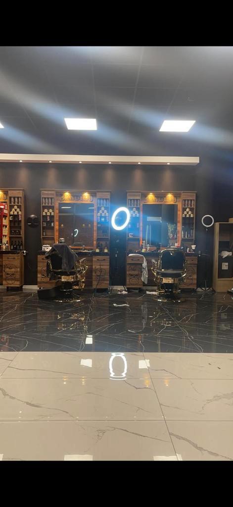 Set inclusief 2 kapperswerkplekken, 2 kappersstoelen,wasunit, Maison & Meubles, Tables | Coiffeuses, Enlèvement