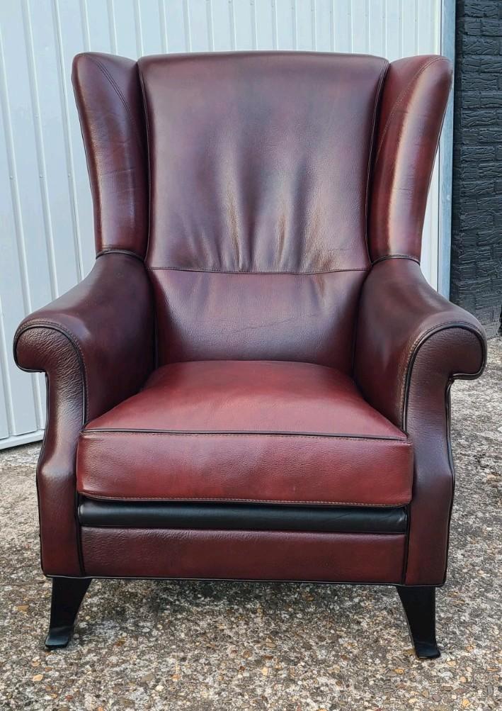 Mooie Bendic oorfauteuil country style / chesterfield leder, Huis en Inrichting, Stoelen, Zo goed als nieuw, Leer, Ophalen