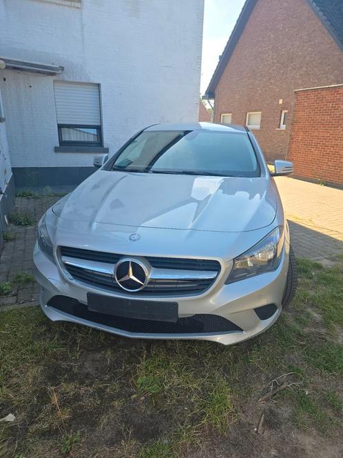 Te koop  mercedes  CLA 180  2015  benzine 1.5 euro 6b 151.98, Auto's, Mercedes-Benz, CLA, Dodehoekdetectie, Lichtsensor, Regensensor