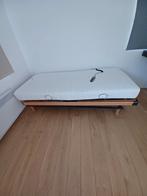 Bed met elektrische lattenbodem, Ophalen, Zo goed als nieuw