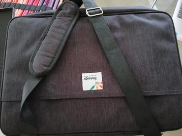 kleurpotlodentas beschikbaar voor biedingen
