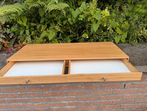 Console IKEA en bambou, Huis en Inrichting, Woonaccessoires | Wandplanken en Boekenplanken, Nieuw, Ophalen