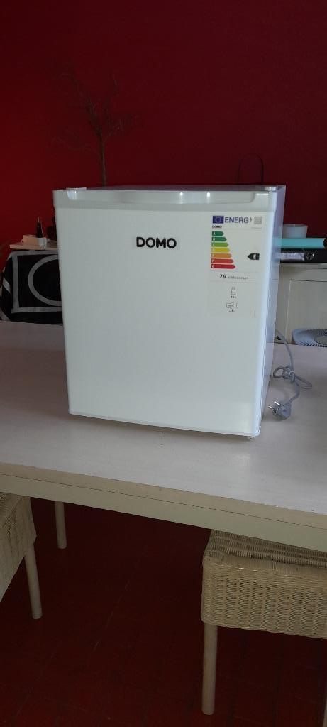 frigo Bar DOMO, Elektronische apparatuur, Koelkasten en IJskasten, Zo goed als nieuw, Met vriesvak, 75 tot 100 liter, Minder dan 85 cm