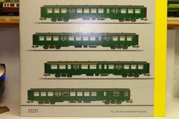 TRIX 23221 VOITURES M2 SNCB NMBS EPOQUE 3. ECLAIREES CC/DC beschikbaar voor biedingen
