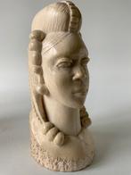 Zwaar ivoren antiek Afrikaans beeld, Verzenden