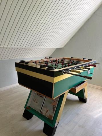 kickertafel beschikbaar voor biedingen