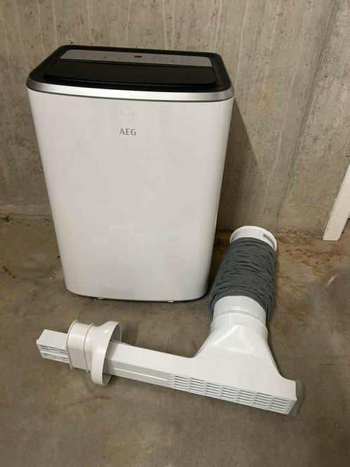 AEG | Mobiele airco AXP26U338CW op wieltjes, Elektronische apparatuur, Airco's, Zo goed als nieuw, Mobiele airco, Minder dan 60 m³