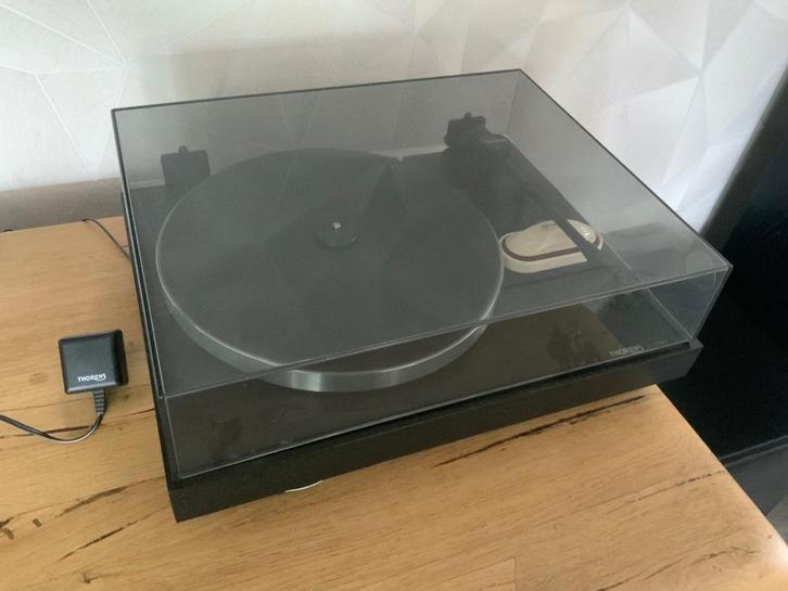 Vintage zwarte platenspeler Thorens TD 318 MK3, Audio, Tv en Foto, Platenspelers, Gebruikt, Platenspeler, Thorens, Ophalen