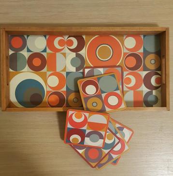 Dienblad + 6 onderzetters - geometrische 60s print (vintage) beschikbaar voor biedingen
