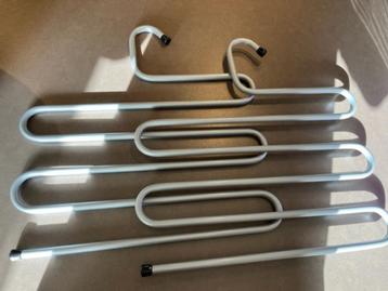Broek kapstok 2 stuks beschikbaar voor biedingen