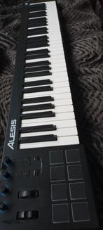 Alesis V61 midi keyboard controller, Muziek en Instrumenten, Ophalen, Zo goed als nieuw