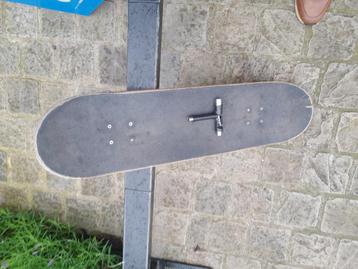 skateboard zo goed als nieuw beschikbaar voor biedingen