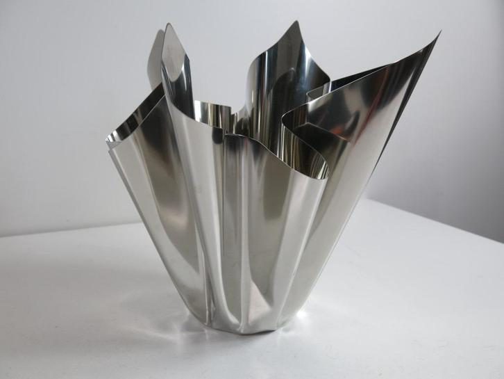 designTulpenvaas Nederlands Martin Brühl The Edge, Antiek en Kunst, Kunst | Designobjecten, Ophalen of Verzenden