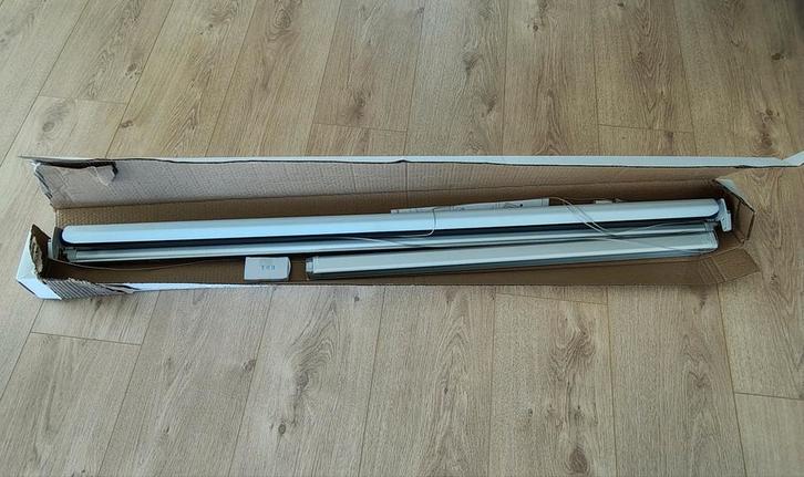 Store Enrouleur Occultant Avosdim Compatible Velux, Bricolage & Construction, Vitres, Châssis & Fenêtres, Neuf, Enlèvement ou Envoi