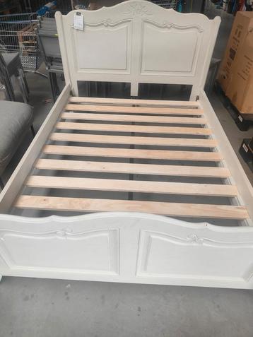 Massief houten bed - nieuw  beschikbaar voor biedingen