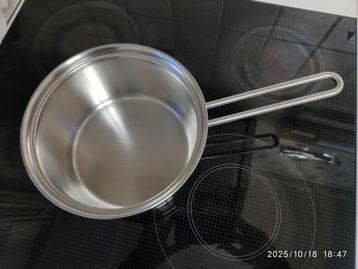 Poêlon en inox beschikbaar voor biedingen