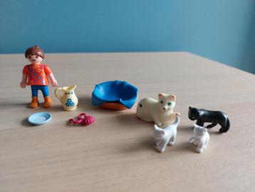 Playmobil meisje met poezenfamilie beschikbaar voor biedingen