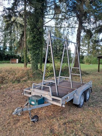 Aanhangwagen met glasbok  beschikbaar voor biedingen