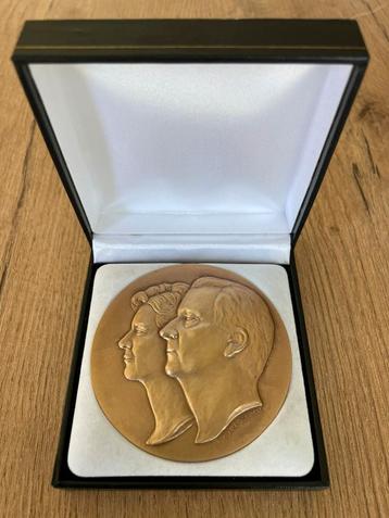 Médaille Koning Albert II & Koningin Paola beschikbaar voor biedingen